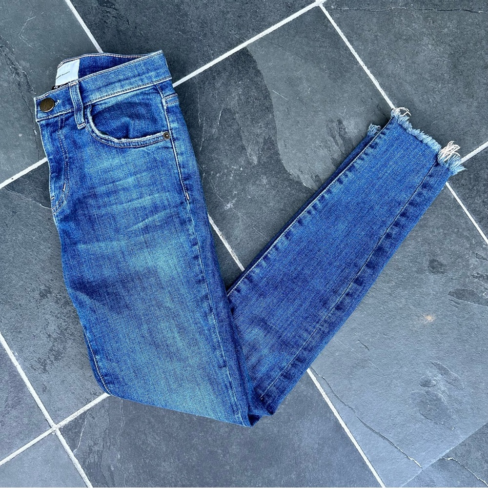 Current/Elliott High Waisted Stiletto Skinny Jean in Divina w/ Raw Hem Size 24